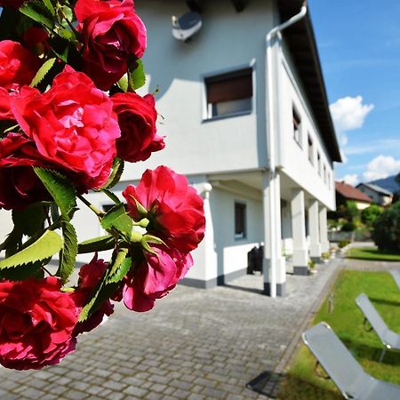 Alpenblick - Modernes Und Grosszuegiges Apartment Філлах Екстер'єр фото